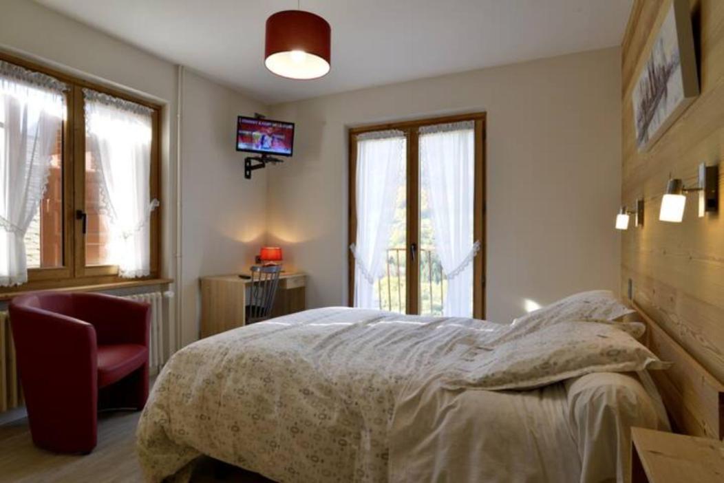 Hotel Plein Soleil Vacheresse Bagian luar foto