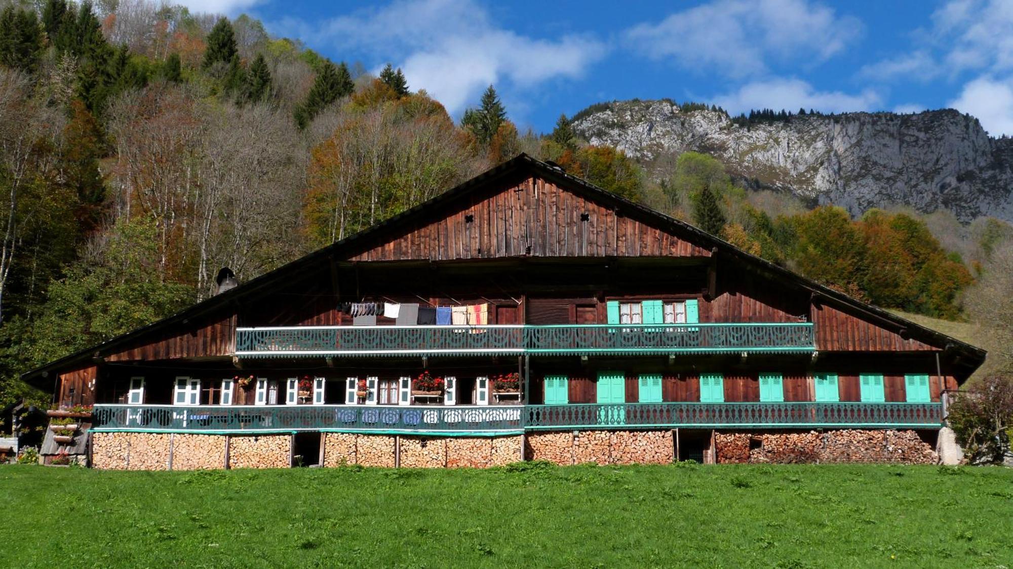 Hotel Plein Soleil Vacheresse Bagian luar foto
