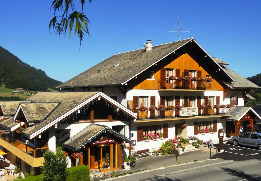 Hotel Plein Soleil Vacheresse Bagian luar foto