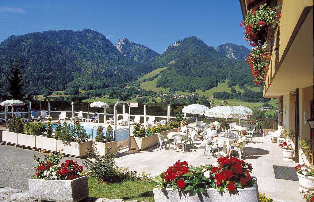 Hotel Plein Soleil Vacheresse Bagian luar foto
